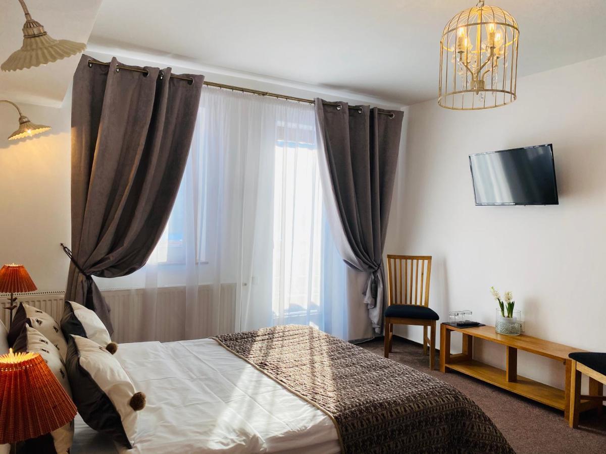 Hotel Pensiunea Doina Bucovinei à Mînăstirea Humorului Extérieur photo
